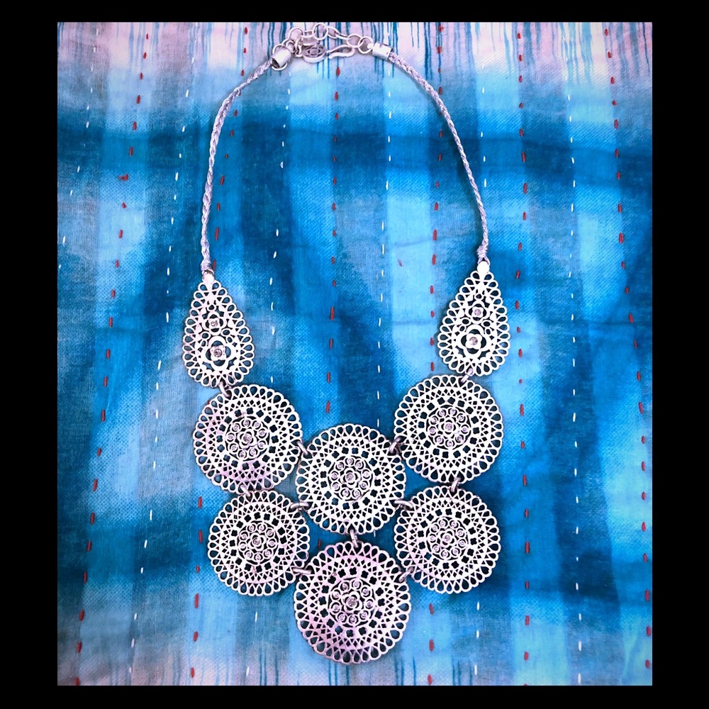 Stella and dot statement necklace